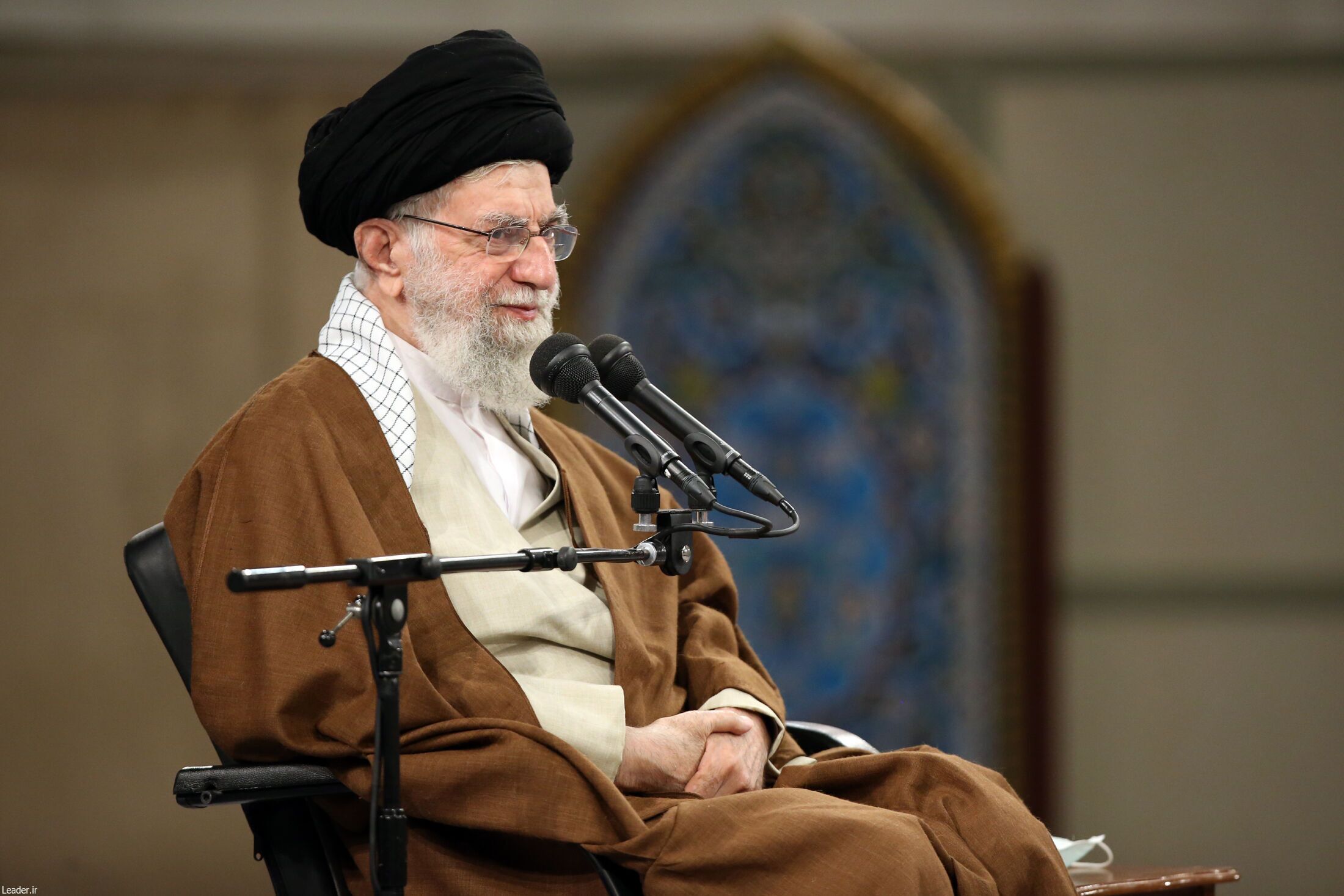 رهبر انقلاب: اعتراض‌های جامعه کارگری، بجاست| ۲۰ سال پیش گفتم که با اژدهای هفت‌سر فساد باید مبارزه کرد+ فیلم و عکس
