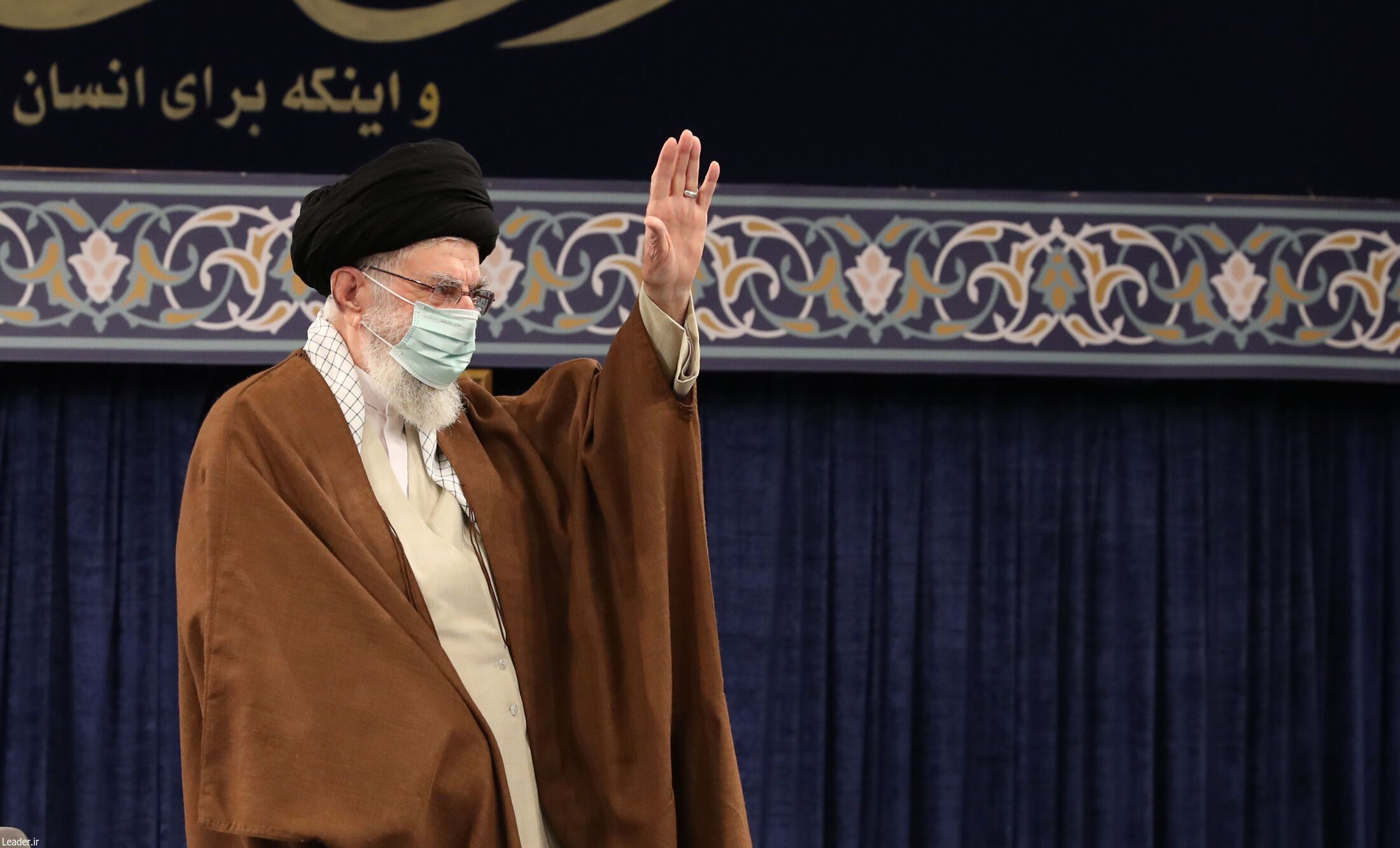 رهبر انقلاب: اعتراض‌های جامعه کارگری، بجاست| ۲۰ سال پیش گفتم که با اژدهای هفت‌سر فساد باید مبارزه کرد+ فیلم و عکس