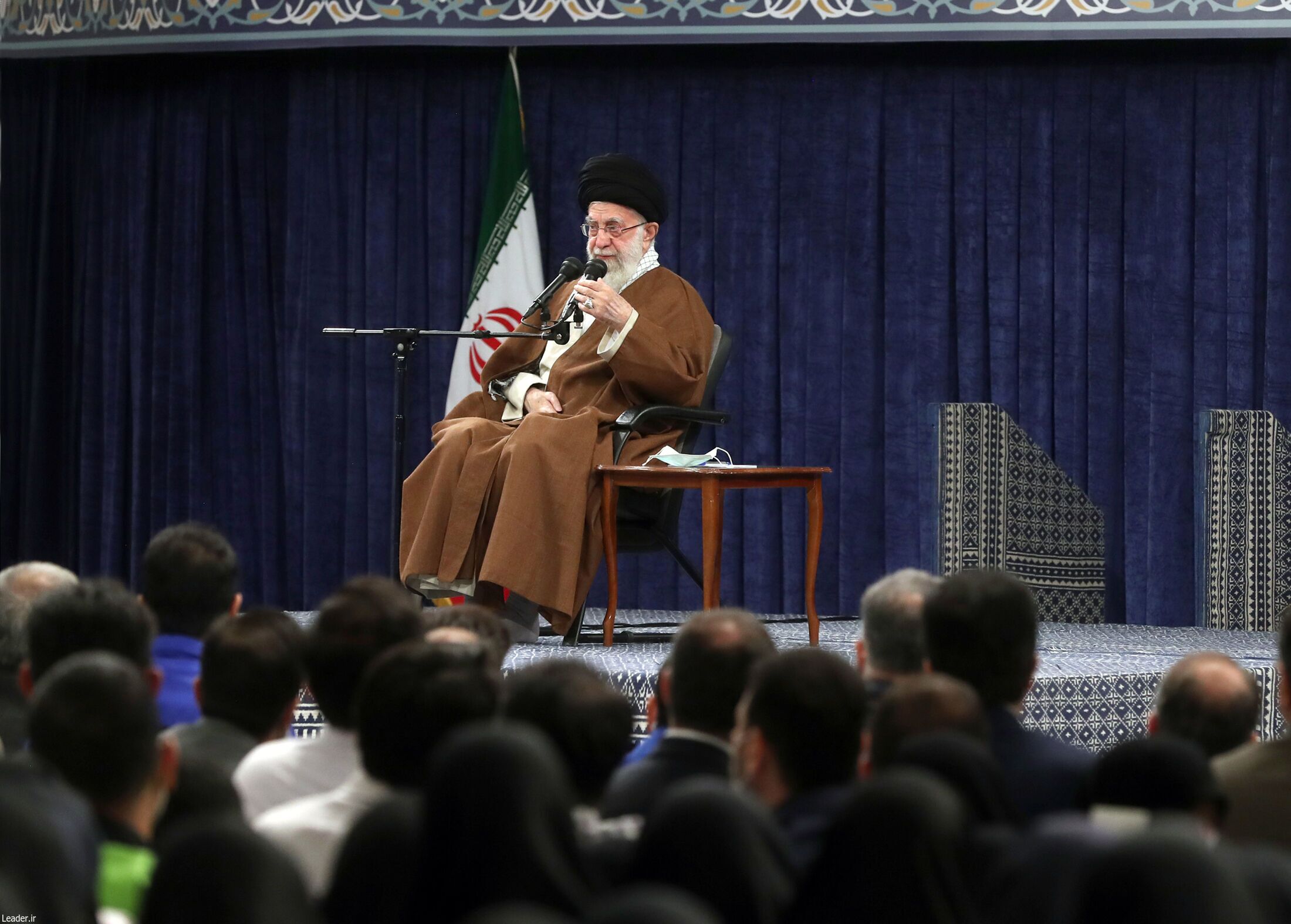 رهبر انقلاب: اعتراض‌های جامعه کارگری، بجاست| ۲۰ سال پیش گفتم که با اژدهای هفت‌سر فساد باید مبارزه کرد+ فیلم و عکس
