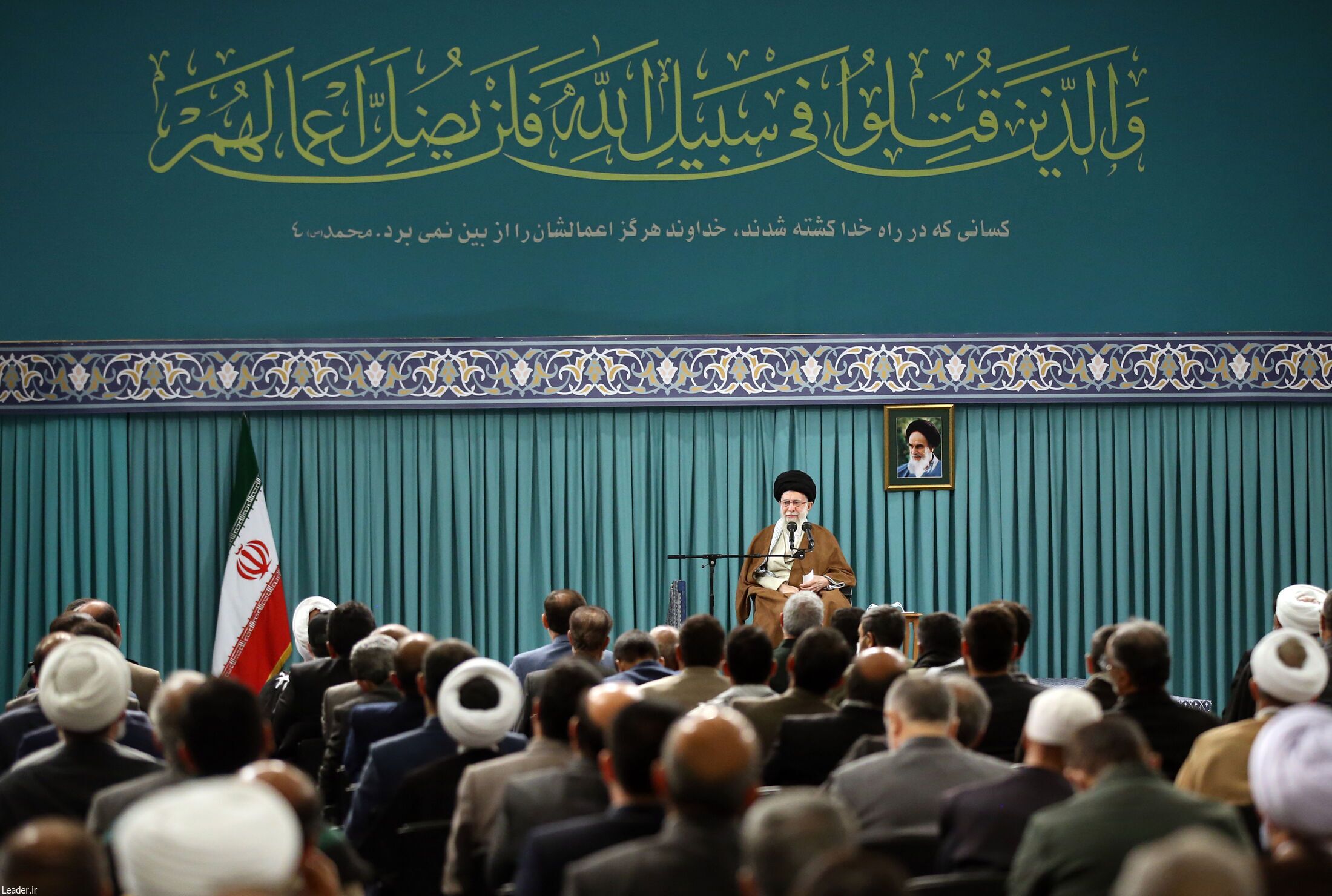 رهبر انقلاب: زنده نگهداشتن یاد شهدا، جهادی بزرگ است| یاد، سلوک و مجاهدت شهدا به نسل جوان منتقل شود+ فیلم و عکس رهبر انقلاب: زنده نگهداشتن یاد شهدا، جهادی بزرگ است| یاد، سلوک و مجاهدت شهدا به نسل جوان منتقل شود+ فیلم و عکس