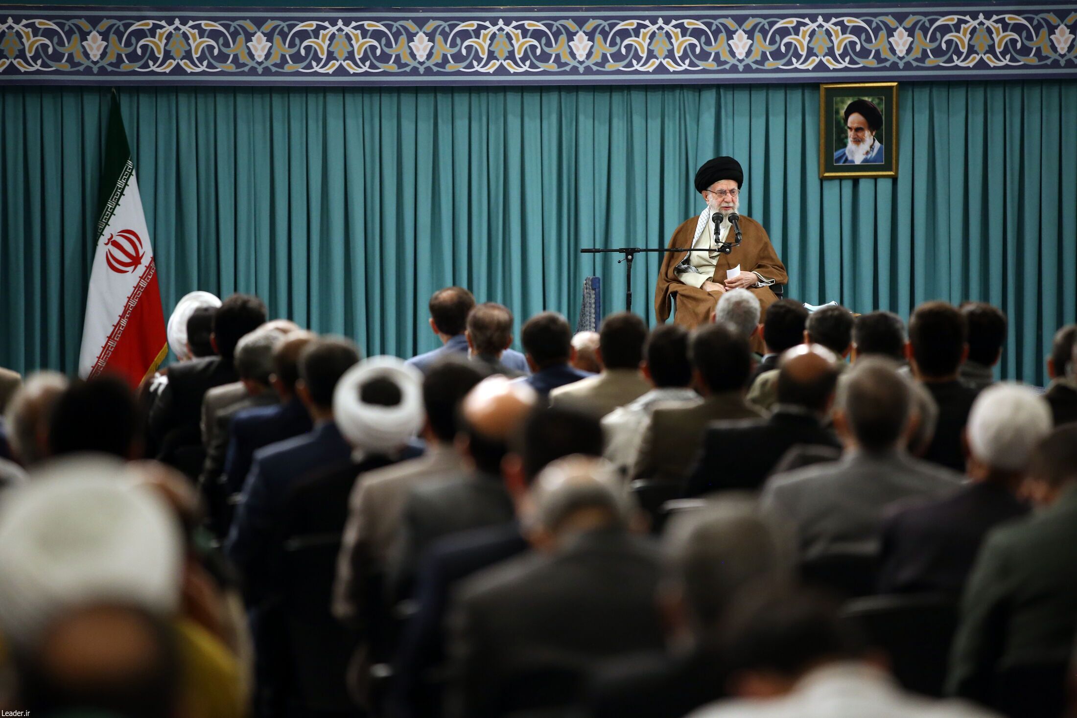 رهبر انقلاب: زنده نگهداشتن یاد شهدا، جهادی بزرگ است| یاد، سلوک و مجاهدت شهدا به نسل جوان منتقل شود+ فیلم و عکس رهبر انقلاب: زنده نگهداشتن یاد شهدا، جهادی بزرگ است| یاد، سلوک و مجاهدت شهدا به نسل جوان منتقل شود+ فیلم و عکس