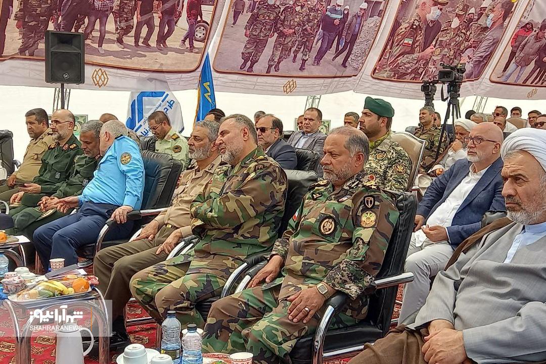 با حضور فرمانده کل ارتش؛ ۲۸۱ واحد مسکونی به کارکنان ارتش در مشهد واگذار شد با حضور فرمانده کل ارتش؛ ۲۸۱ واحد مسکونی به کارکنان ارتش در مشهد واگذار شد