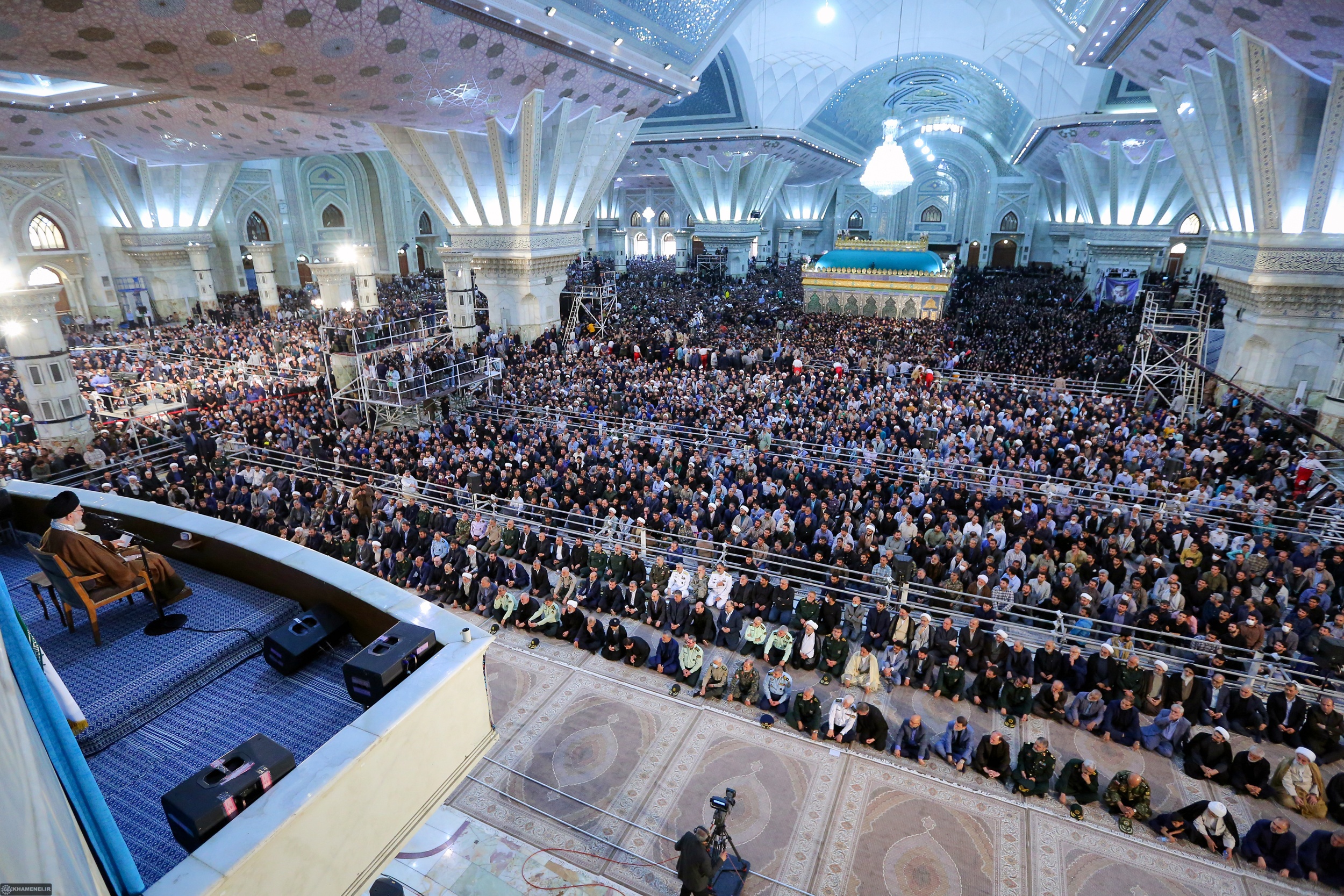 رهبر انقلاب: مشکل گرانی و تورم در کشور وجود دارد| آخرین تلاش دشمن اغتشاشات پاییز بود+ فیلم و عکس