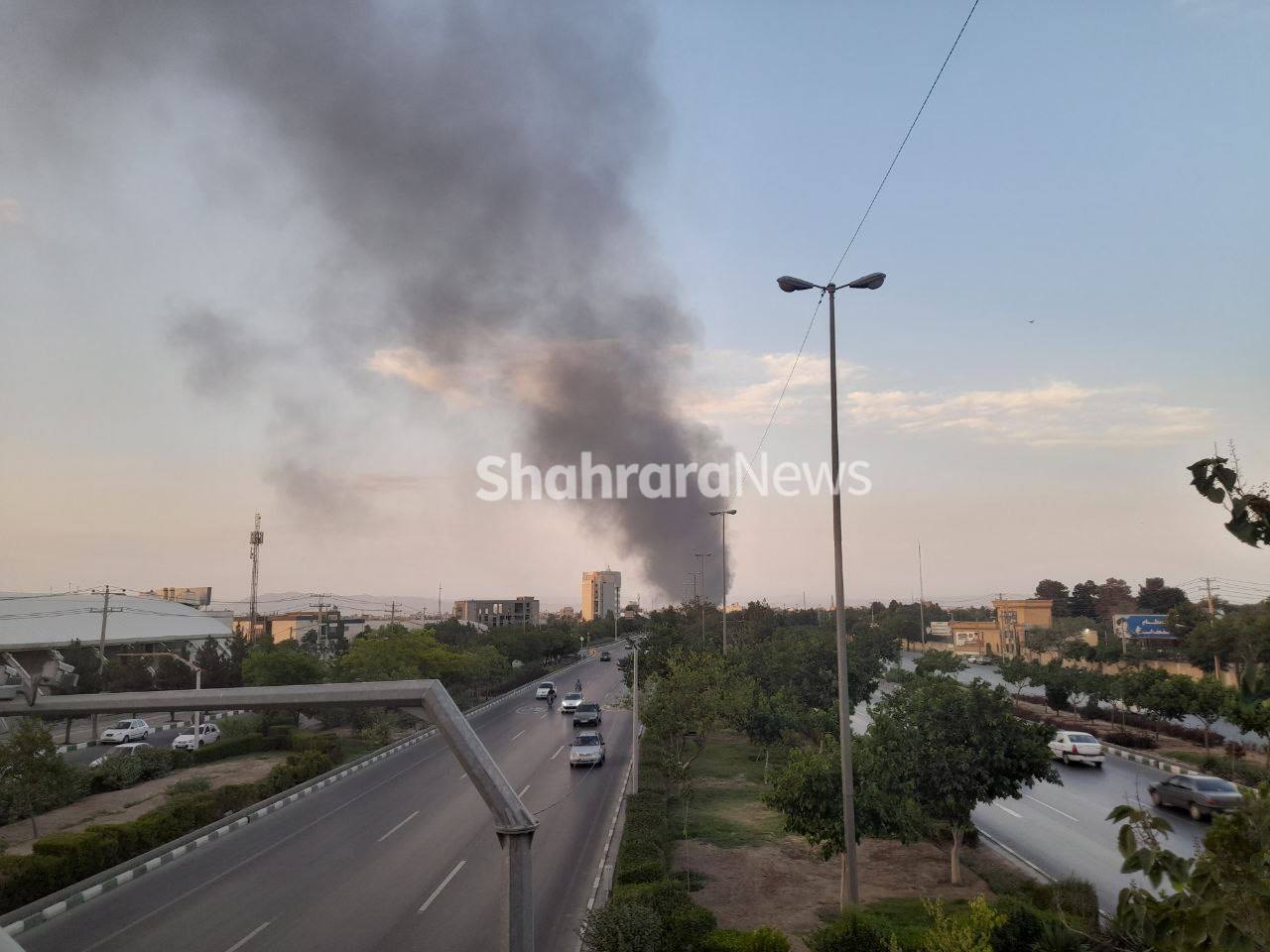 حریق گسترده انبار بزرگ لوازم خانگی در بزرگراه بابانظر | اعزام ۲۰ ماشین آتشنشانی به محل حادثه + عکس و فیلم حریق گسترده انبار بزرگ لوازم خانگی در بزرگراه بابانظر | اعزام ۲۰ ماشین آتشنشانی به محل حادثه + عکس و فیلم