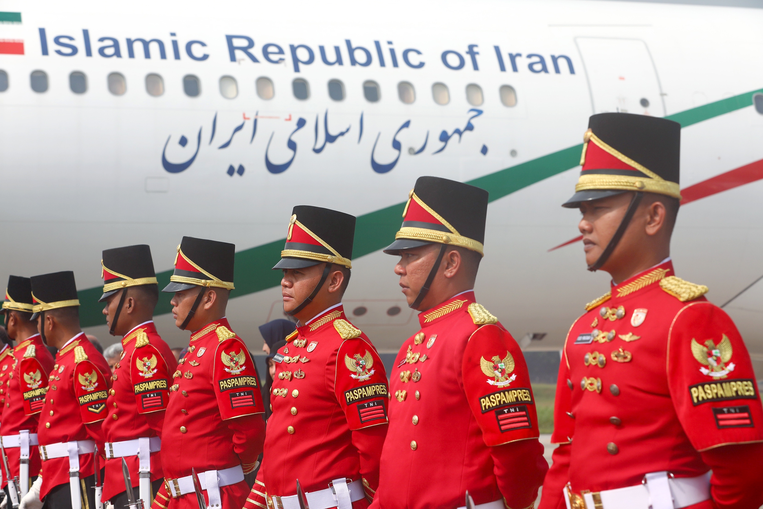 رئیسی وارد جاکارتا شد+ عکس و جزئیات