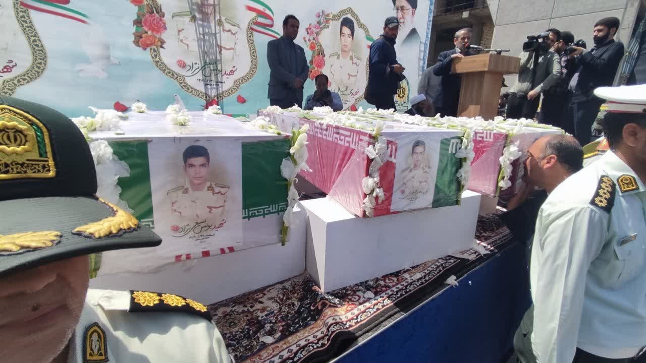 آغاز مراسم تشییع پیکر ۳ شهید خراسانی مرزبانی سراوان در میدان شهدای مشهد + فیلم و تصاویر آغاز مراسم تشییع پیکر ۳ شهید خراسانی مرزبانی سراوان در میدان شهدای مشهد + فیلم و تصاویر