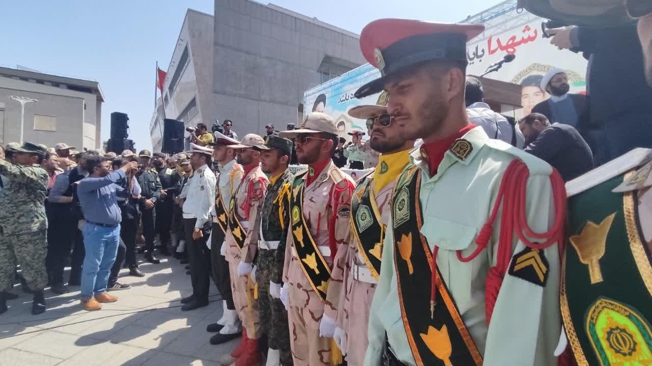 آغاز مراسم تشییع پیکر ۳ شهید خراسانی مرزبانی سراوان در میدان شهدای مشهد + فیلم و تصاویر آغاز مراسم تشییع پیکر ۳ شهید خراسانی مرزبانی سراوان در میدان شهدای مشهد + فیلم و تصاویر