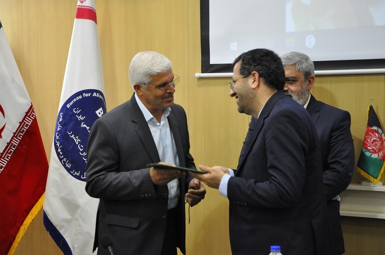 مدیرکل اتباع و مهاجران خارجی خراسان رضوی تغییر کرد | مهاجران صاحب کارت شناسایی هوشمند می‌شوند