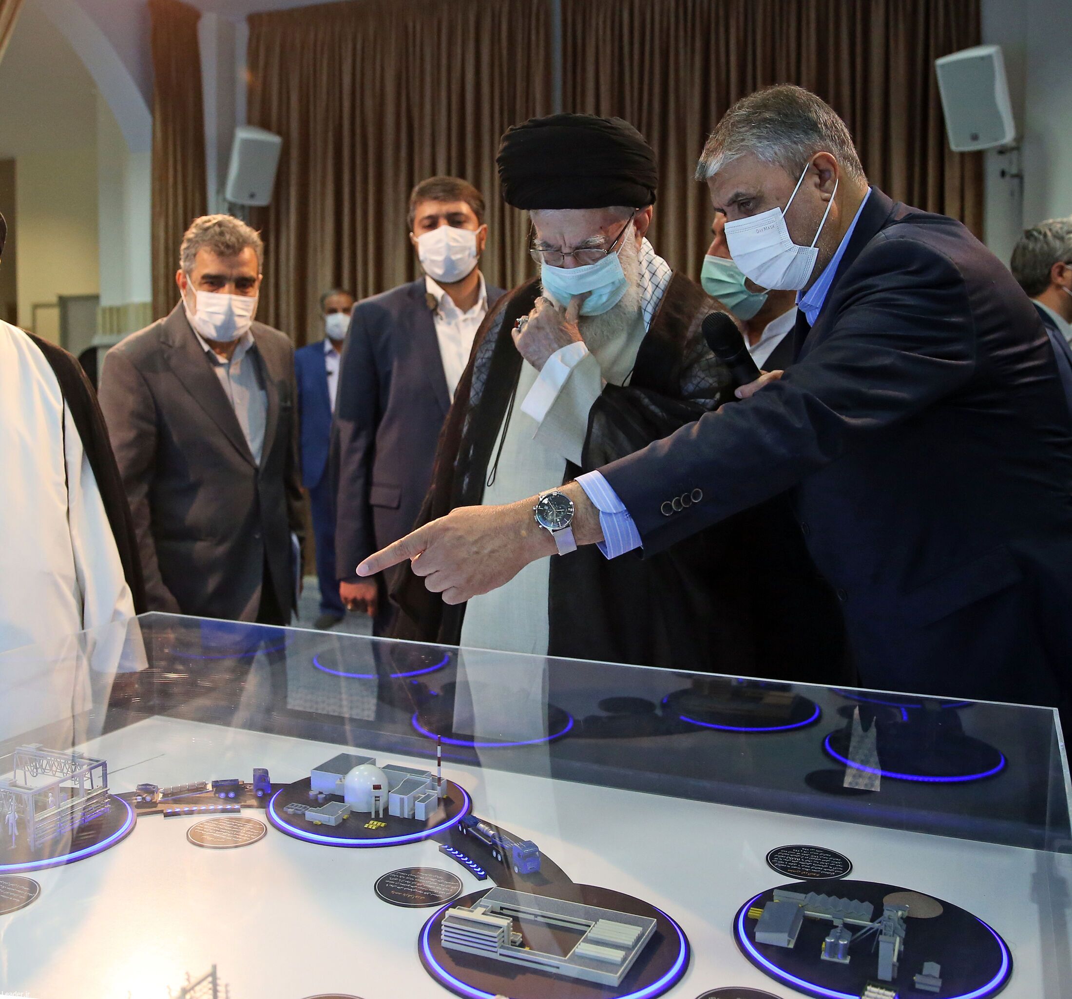 رهبر انقلاب از کدام دستاوردهای صنعت هستهای بازدید کردند؟+ عکس رهبر انقلاب از کدام دستاوردهای صنعت هستهای بازدید کردند؟+ عکس