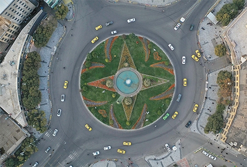 مِشَدیا به میدون مُگُفتن گل‌کاری!