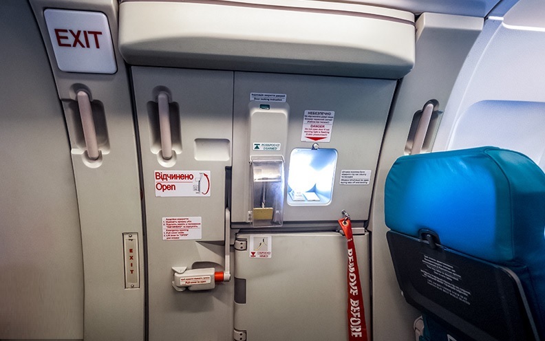 اگر یکی از درهای هواپیما هنگام پرواز باز شود، چه اتفاقی میافتد؟ + فیلم اگر یکی از درهای هواپیما هنگام پرواز باز شود، چه اتفاقی میافتد؟ + فیلم