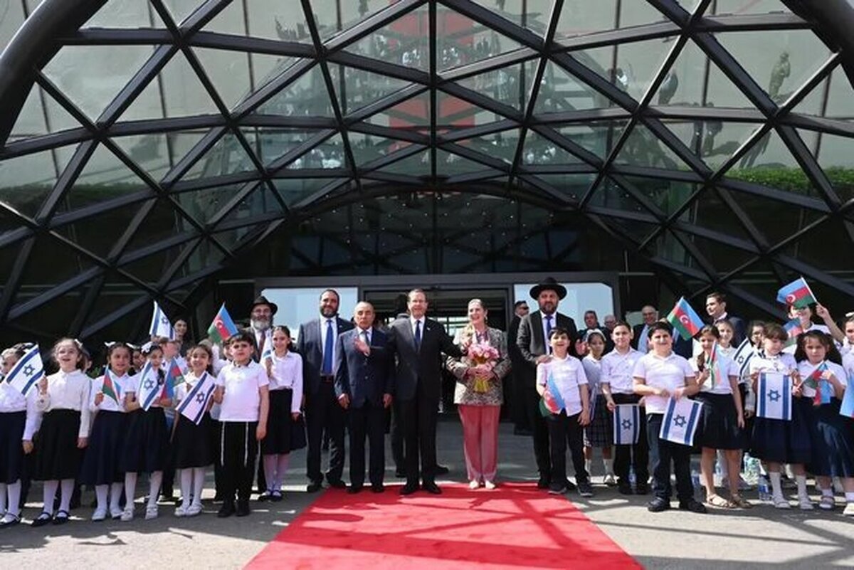 رئیس رژیم صهیونیستی به باکو رفت