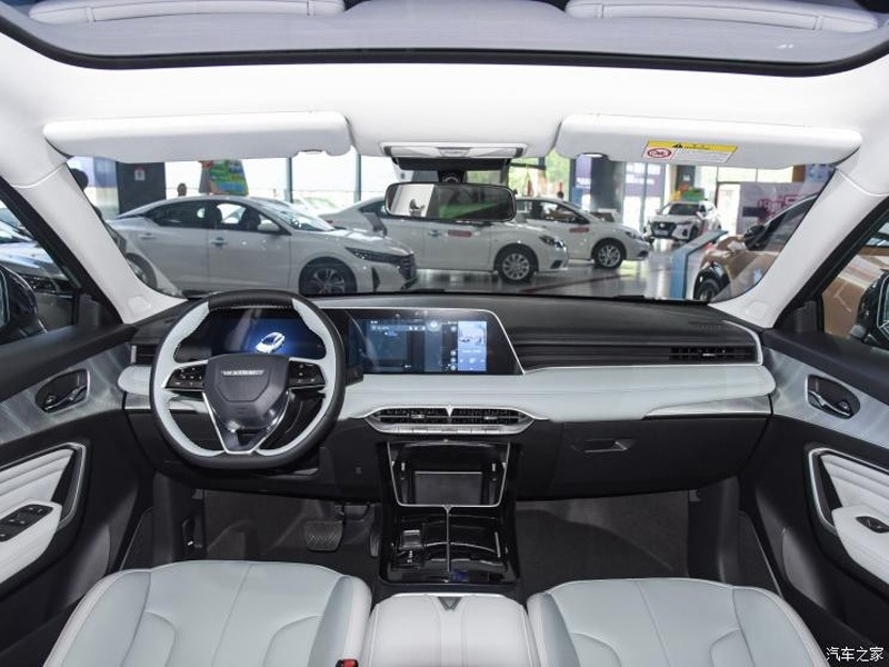 عرضه خودرو سوپر هیبرید ونوسیا V DD-i در چین + تصاویر عرضه خودرو سوپر هیبرید ونوسیا V DD-i در چین + تصاویر