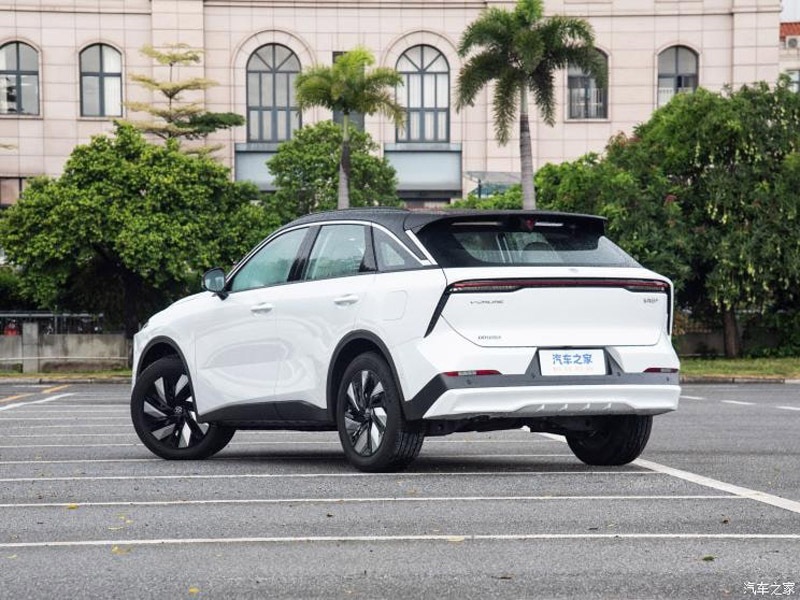 عرضه خودرو سوپر هیبرید ونوسیا V DD-i در چین + تصاویر عرضه خودرو سوپر هیبرید ونوسیا V DD-i در چین + تصاویر