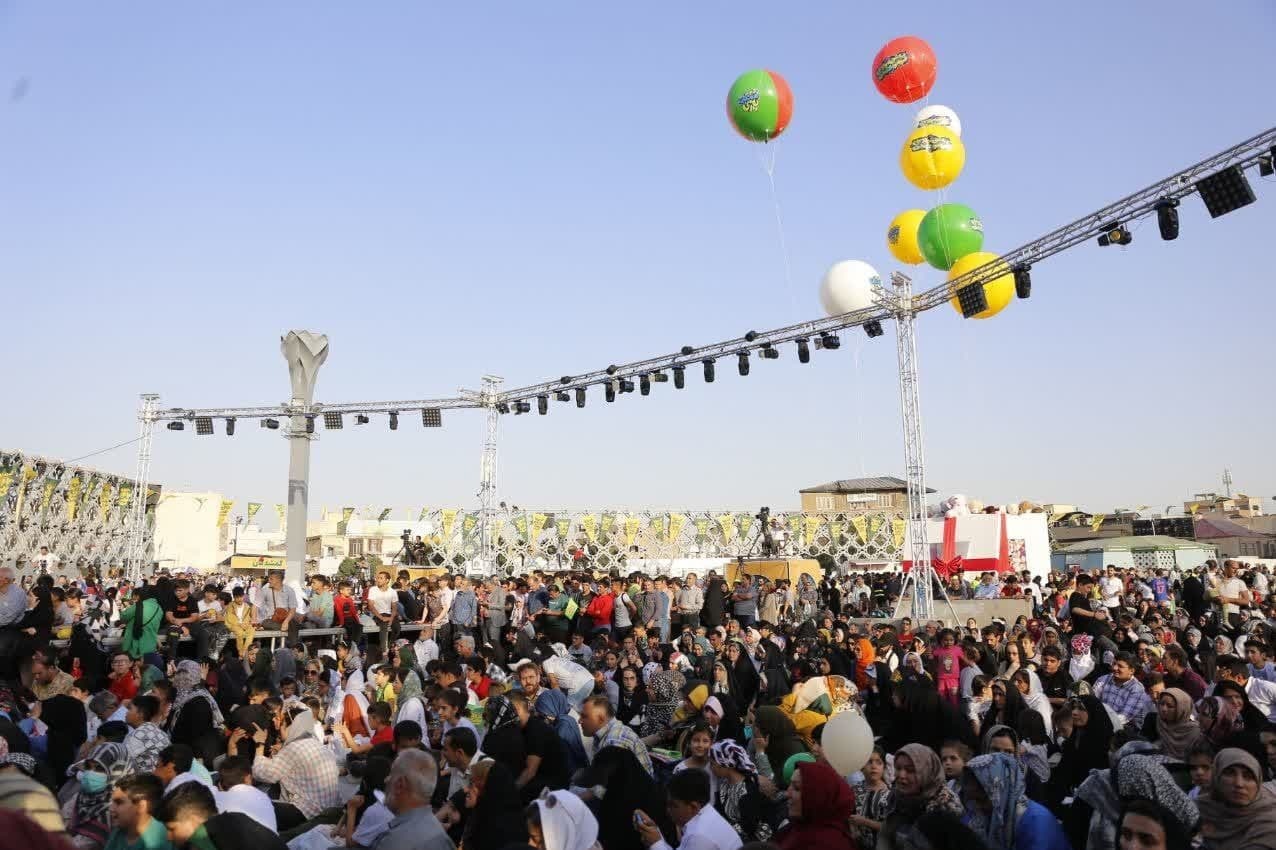 مهمانی ۱۰ کیلومتری عید غدیر در تهران آغاز شد + تصاویر و فیلم مهمانی ۱۰ کیلومتری عید غدیر در تهران آغاز شد + تصاویر و فیلم