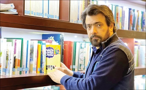 گفتگو با احمد میرزاده، نویسنده و شاعر کودک و نوجوان درباره وضعیت محتوا و توزیع آثار منتشر شده در این حوزه | وقتی کتابهای خوب به دست مخاطب نمیرسد گفتگو با احمد میرزاده، نویسنده و شاعر کودک و نوجوان درباره وضعیت محتوا و توزیع آثار منتشر شده در این حوزه | وقتی کتابهای خوب به دست مخاطب نمیرسد