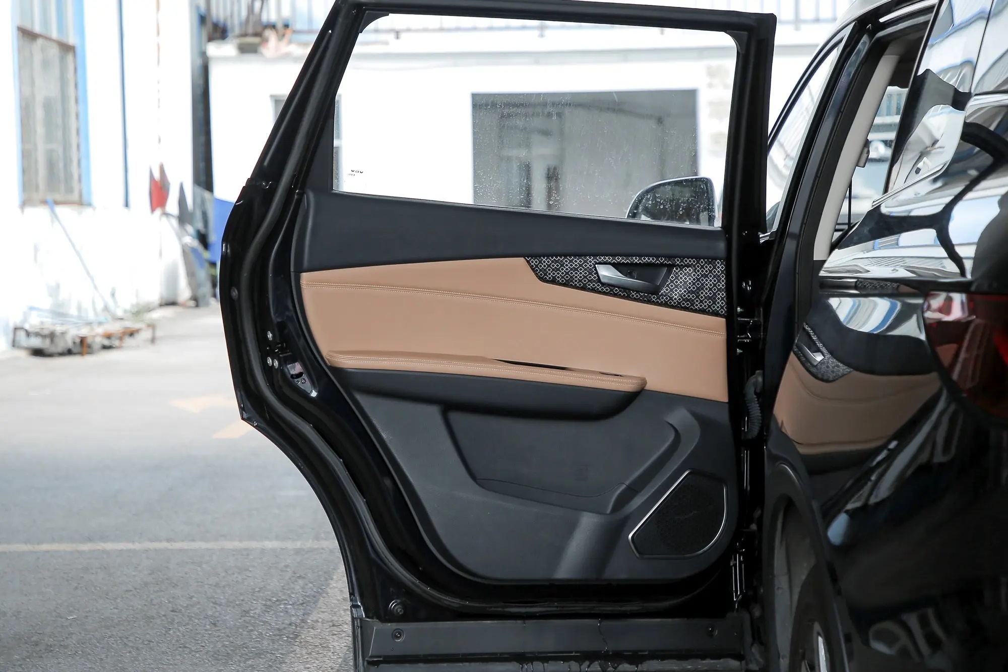 مشخصات خودروی VGV U75 پلاس + تصاویر