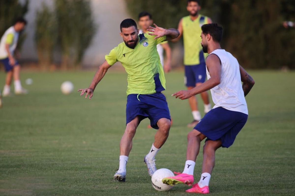 رابطه مهرداد محمدی با استقلال، فعلا دوستانه است