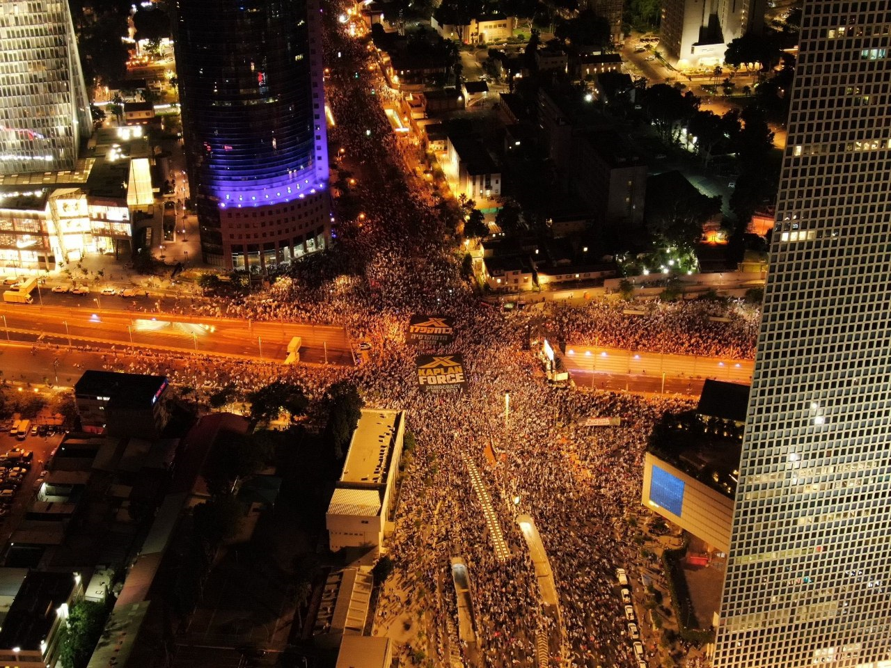 اعتراض صدهزارنفری علیه نتانیاهو در تل آویو (۳ تیر ۱۴۰۲) + فیلم و تصاویر