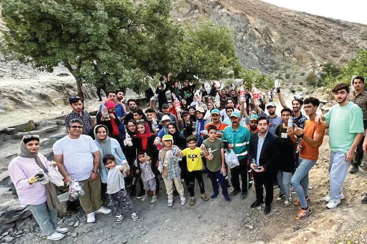 علاقه‌مندان به محیط زیست با  بیش از ۷۰۰۰ نفر عضو همشهری و مجازی همچنان درحال پاک سازی طبیعت هستند.