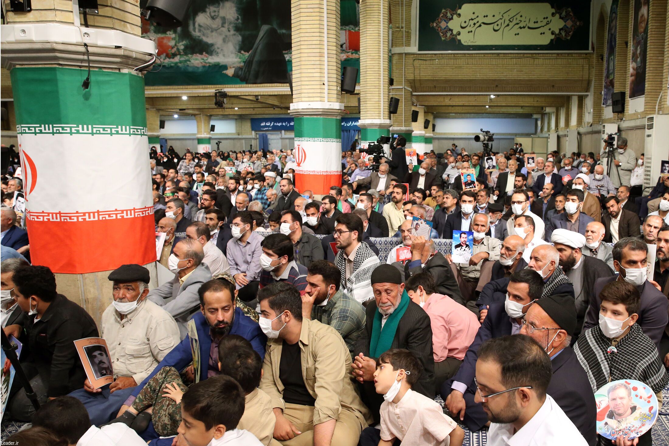 رهبر انقلاب: شهدا سرنوشت ایران را عوض کردند| شهدا قهرمانان کشورند، اهالی هنر برای نسل جوان الگوسازی کنند+ فیلم و عکس رهبر انقلاب: شهدا سرنوشت ایران را عوض کردند| شهدا قهرمانان کشورند، اهالی هنر برای نسل جوان الگوسازی کنند+ فیلم و عکس