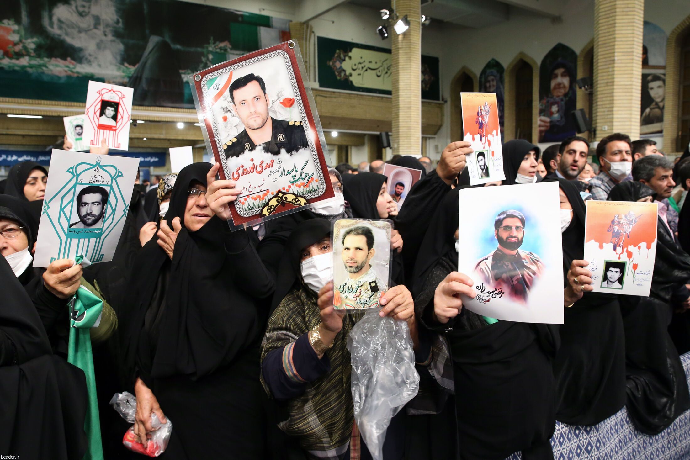 رهبر انقلاب: شهدا سرنوشت ایران را عوض کردند| شهدا قهرمانان کشورند، اهالی هنر برای نسل جوان الگوسازی کنند+ فیلم و عکس رهبر انقلاب: شهدا سرنوشت ایران را عوض کردند| شهدا قهرمانان کشورند، اهالی هنر برای نسل جوان الگوسازی کنند+ فیلم و عکس