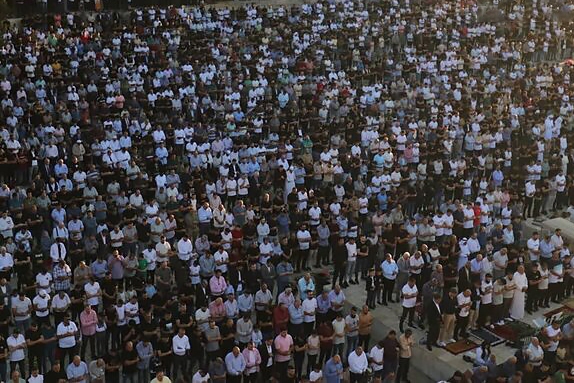 ۱۰۰ هزار نمازگزار نماز عید قربان در مسجد الاقصی را برگزار کردند ۱۰۰ هزار نمازگزار نماز عید قربان در مسجد الاقصی را برگزار کردند