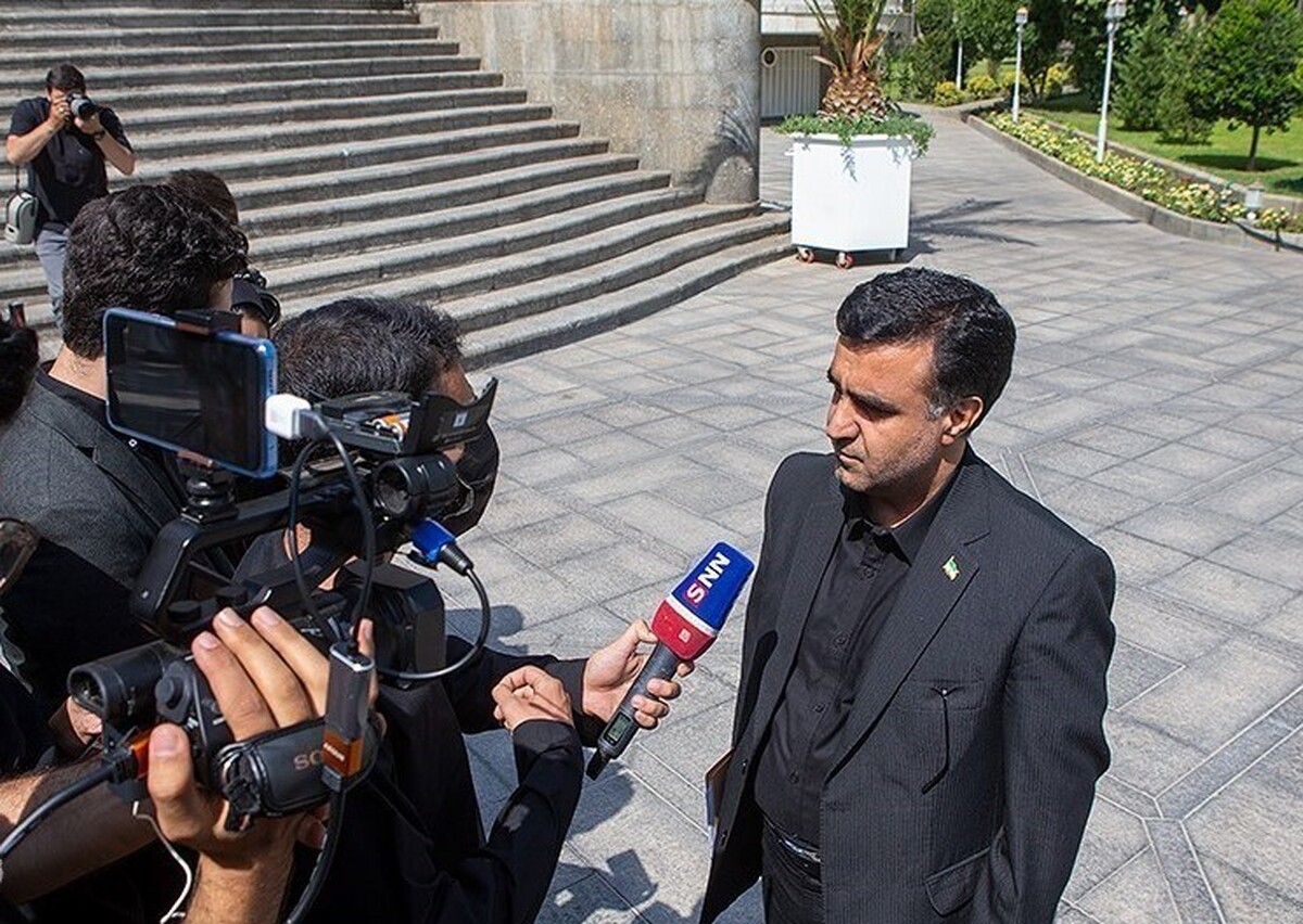 رئیس سازمان حفاظت از محیط زیست تاکید کرد: از نظر ما دیگر پروژه‌ای به نام میانکاله وجود ندارد و از لحاظ علمی و اقتصادی و نقشه آمایش استان این پروژه قابل اجرا نیست.