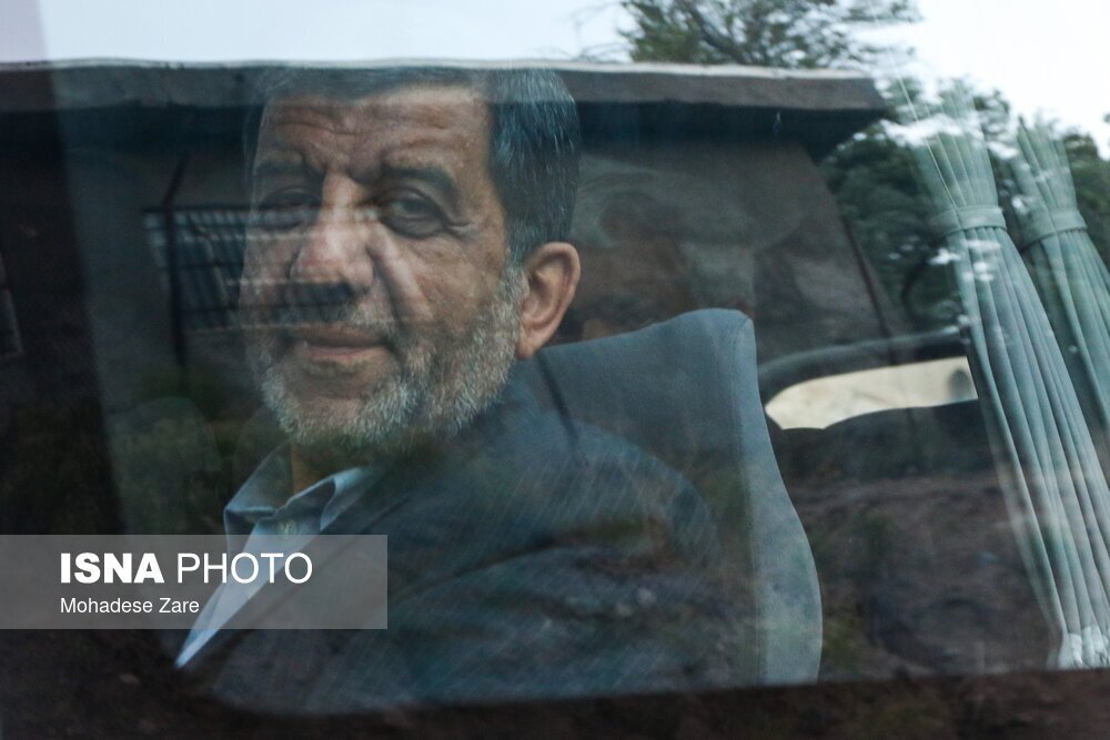 واکنش ضرغامی در مواجهه با یک کروکودیل در مشهد + فیلم و تصاویر