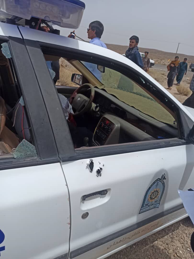 وقوع یک حمله تروریستی در محور خاش - تفتان | شهادت ۳ تن از کارکنان پلیس راه + تصاویر وقوع یک حمله تروریستی در محور خاش - تفتان | شهادت ۳ تن از کارکنان پلیس راه + تصاویر
