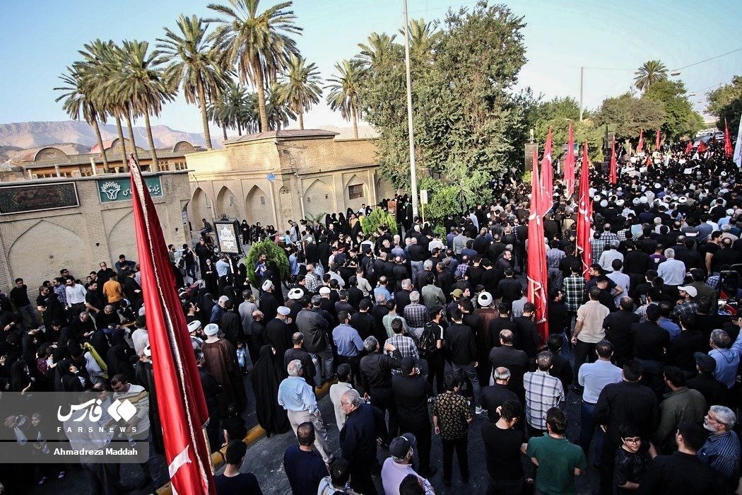 تجمع اعتراضی شیرازی‌ها در پی هتک حرمت ‌آمر به معروف + فیلم و تصاویر