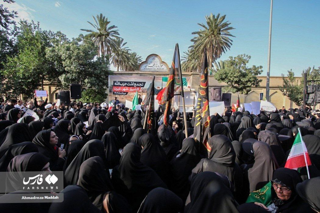 تجمع اعتراضی شیرازی‌ها در پی هتک حرمت ‌آمر به معروف + فیلم و تصاویر