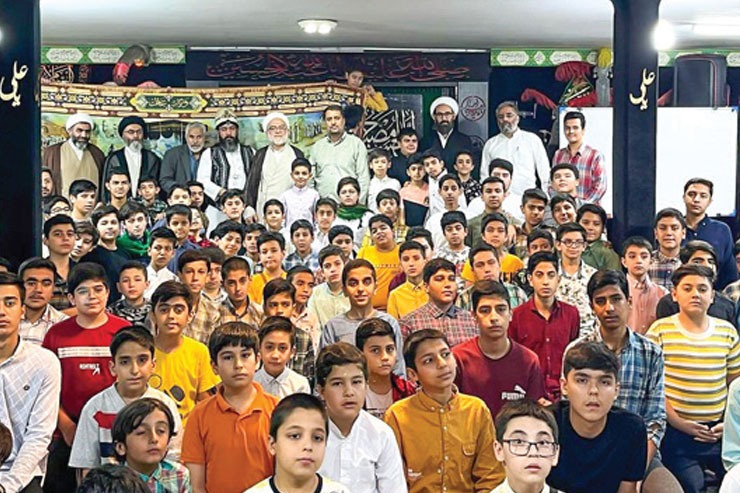 شور دهه هشتادیها و دهه نودیها برای خدمت به اهل بیت(ع) در هیئت رضوان مشهد شور دهه هشتادیها و دهه نودیها برای خدمت به اهل بیت(ع) در هیئت رضوان مشهد