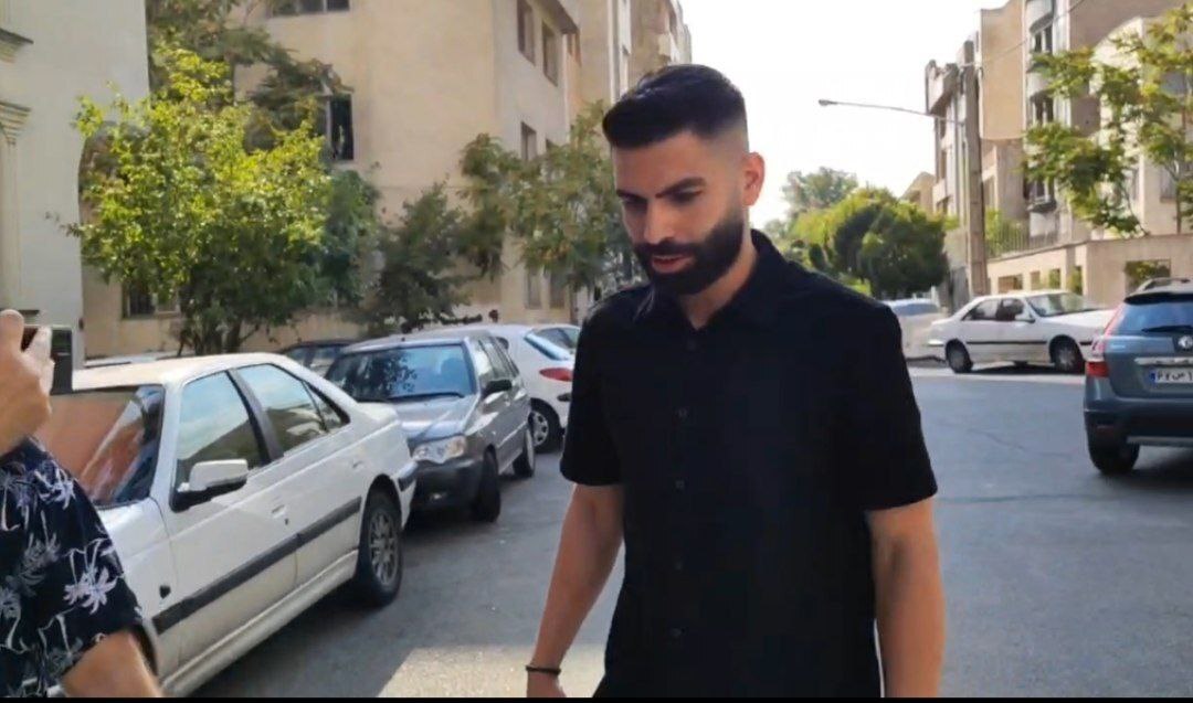 یاسین سلمانی وارد باشگاه پرسپولیس شد + عکس و فیلم یاسین سلمانی وارد باشگاه پرسپولیس شد + عکس و فیلم