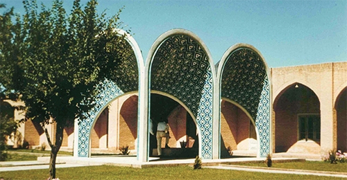 کاخ بلند هنر و هندسه کاخ بلند هنر و هندسه