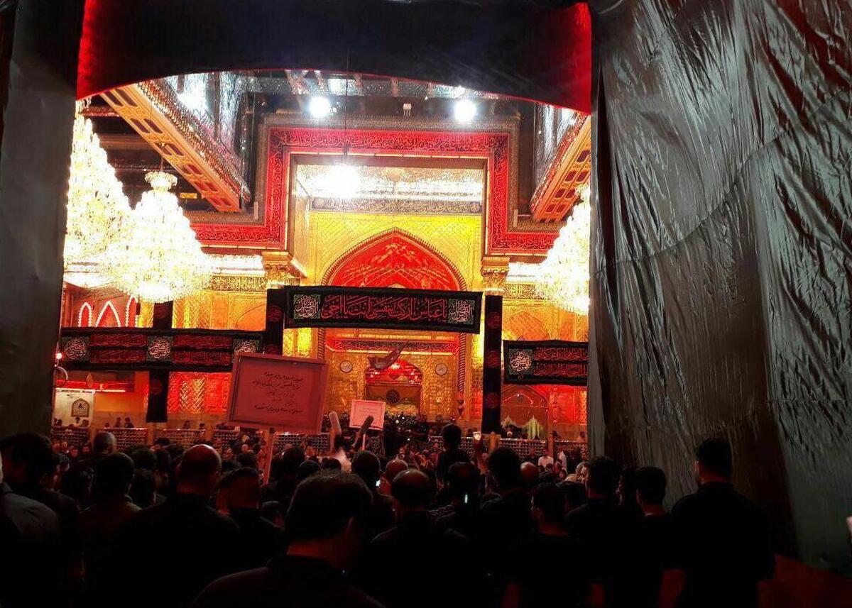 همزمان با رو تاسوعای حسینی در ایران تصاویری از حال و هوای حرم حضرت عباس(ع) را مشاهده می کنید.