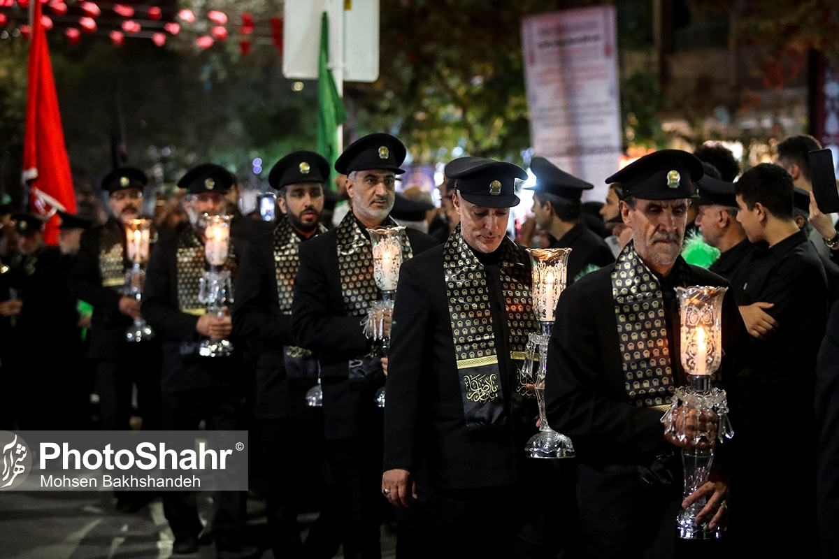 آئین خطبه خوانی شب عاشورای حسینی در حرم مطهر رضوی از شبکه‌های ۳، خراسان رضوی، رادیو زیارت و بستر‌های فضای مجازی آستان قدس رضوی پخش می‌شود.