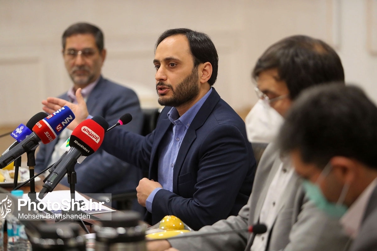 علی بهادری جهرمی، سخنگوی دولت، در یکی از هیات‌های تهران گفت: وقتی کالایی که مورد نیاز مردم است گران می‌شود، آقای رئیسی از وزیر یا مدیر مربوطه سؤال می‌پرسد چطور توانستی شب را به‌راحتی بخوابی، من نتوانستم.