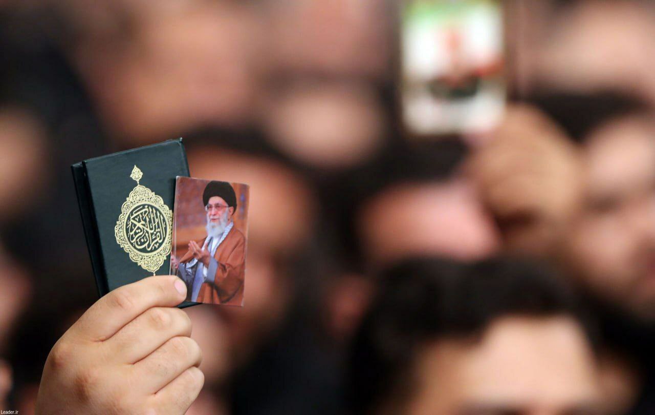 مراسم شب عاشورا در حسینیه امام خمینی(ره) با حضور رهبر معظم انقلاب+تصاویر