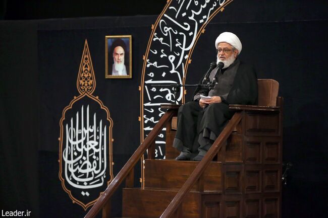 مراسم شام غریبان عاشورای حسینی با حضور رهبر معظم انقلاب+ تصاویر