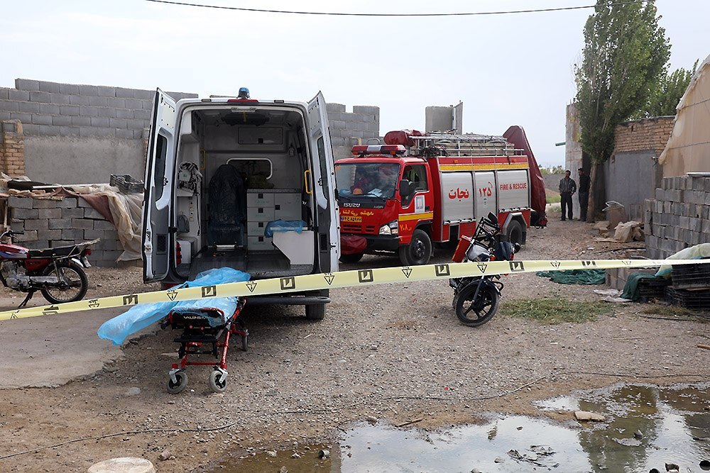 کشف پیکر جوان غرق شده در استخر کشاورزی توسط غواصان آتش نشانی مشهد + عکس کشف پیکر جوان غرق شده در استخر کشاورزی توسط غواصان آتش نشانی مشهد + عکس