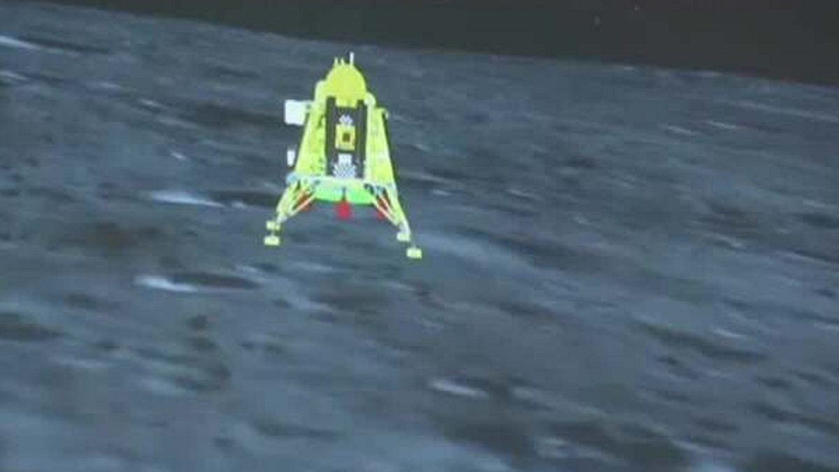 هند اولین کشوری شد که با موفقیت یک فضاپیما را در قطب جنوب ماه فرود میآورد + عکس و فیلم هند اولین کشوری شد که با موفقیت یک فضاپیما را در قطب جنوب ماه فرود میآورد + عکس و فیلم