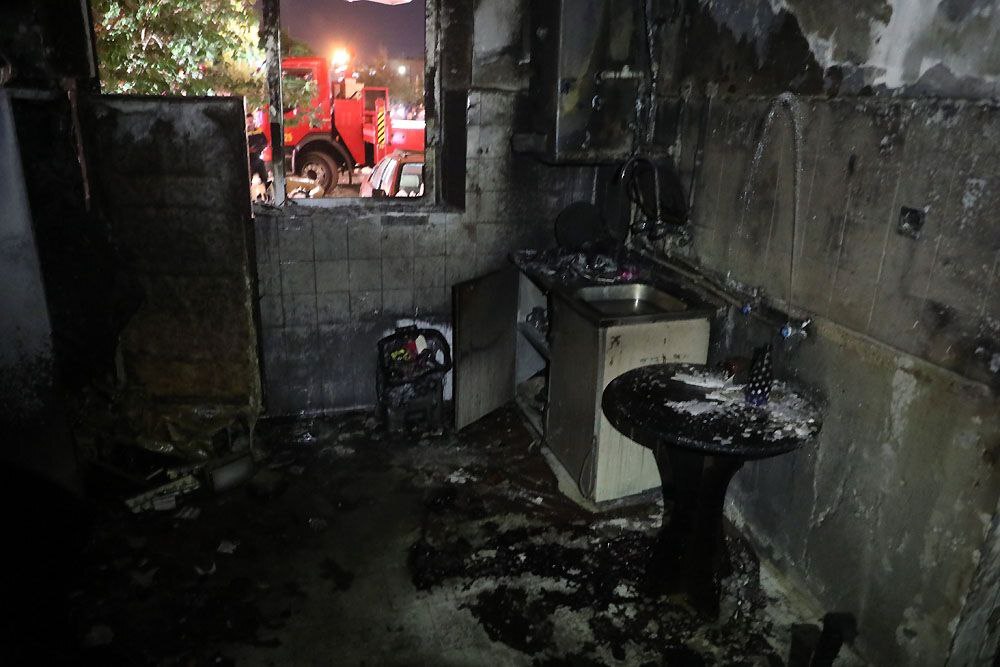 مهار انفجار توام با آتش سوزی یک مجتمع مسکونی درغرب مشهد + تصاویر (۱۴ شهریور ۱۴۰۲) مهار انفجار توام با آتش سوزی یک مجتمع مسکونی درغرب مشهد + تصاویر (۱۴ شهریور ۱۴۰۲)