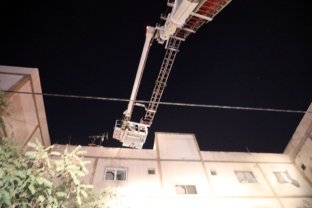 مهار انفجار توام با آتش سوزی یک مجتمع مسکونی در غرب مشهد + تصاویر (۱۴ شهریور ۱۴۰۲) مهار انفجار توام با آتش سوزی یک مجتمع مسکونی در غرب مشهد + تصاویر (۱۴ شهریور ۱۴۰۲)