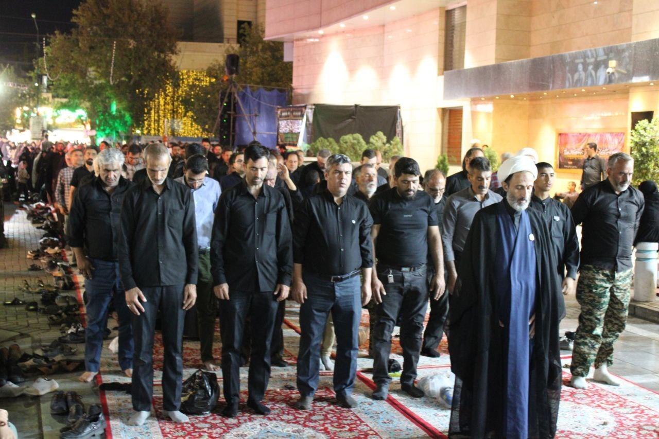 روایتی از موکبی که روزانه ۲۵هزار غذای نذری بین زائران دهه آخر صفر توزیع می کند روایتی از موکبی که روزانه ۲۵هزار غذای نذری بین زائران دهه آخر صفر توزیع می کند