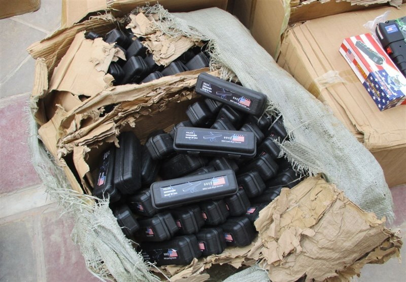 کشف محموله بزرگ سلاحهای آمریکایی ویژه آشوب و اغتشاش در خلیج فارس + تصاویر کشف محموله بزرگ سلاحهای آمریکایی ویژه آشوب و اغتشاش در خلیج فارس + تصاویر