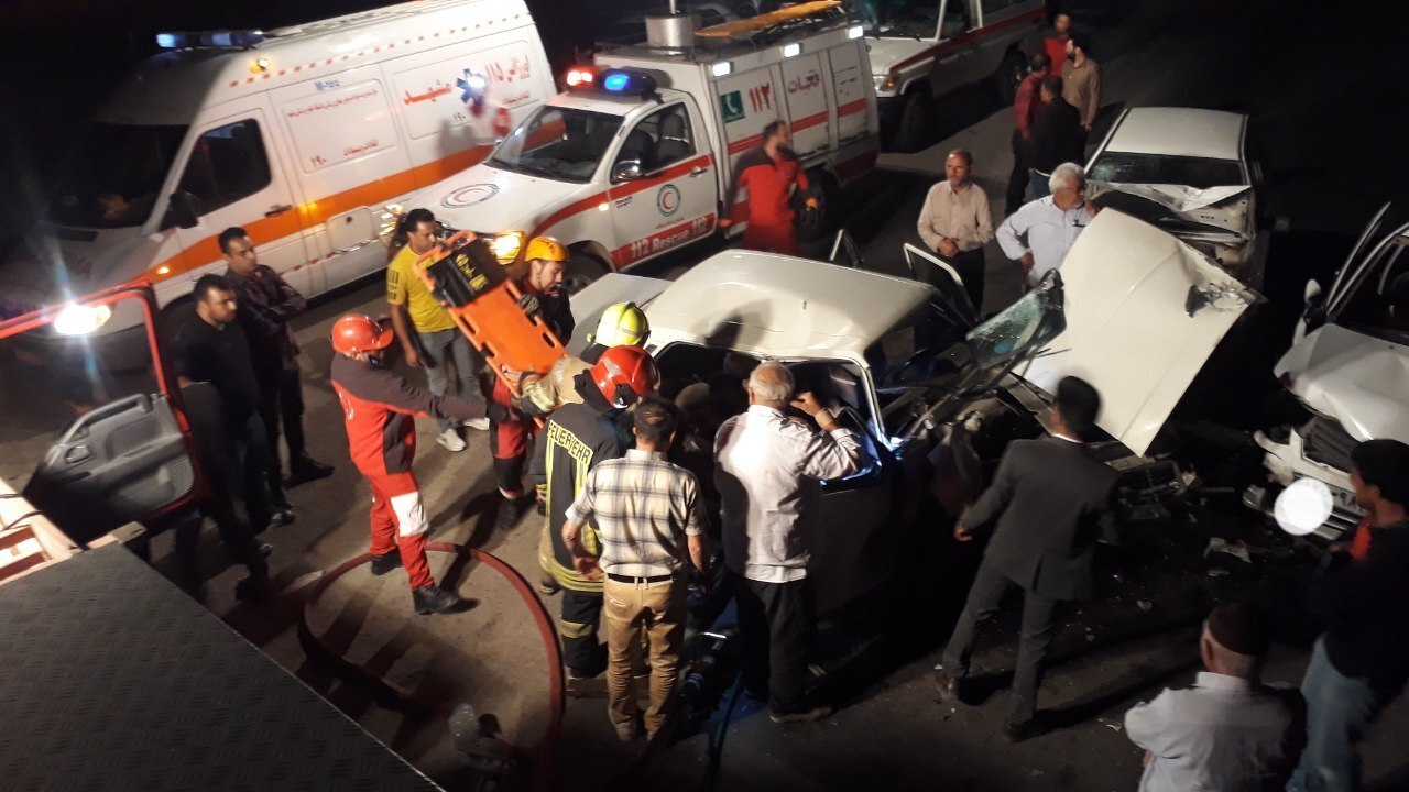 ۱۲ مجروح در تصادف ۳ خودرو سواری در جاده قدیم مشهد به نیشابور + تصاویر