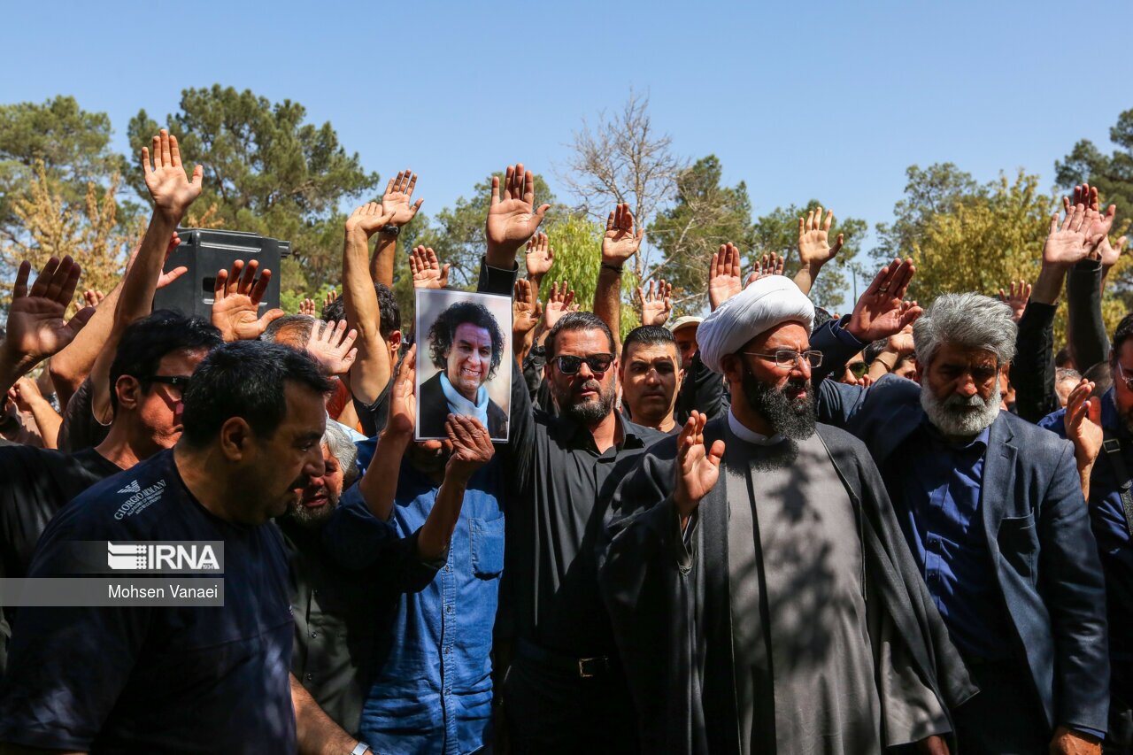 «آرش میراحمدی» در خاک آرام گرفت «آرش میراحمدی» در خاک آرام گرفت