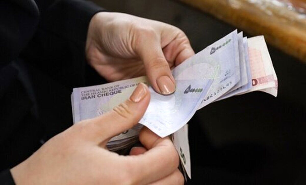 عضو هیات رئیسه کمیسیون تلفیق برنامه هفتم توسعه در توئیتی به توجه ویژه این کمیسیون به معیشت نیرو‌های خدماتی آموزش و پرورش اشاره کرد.