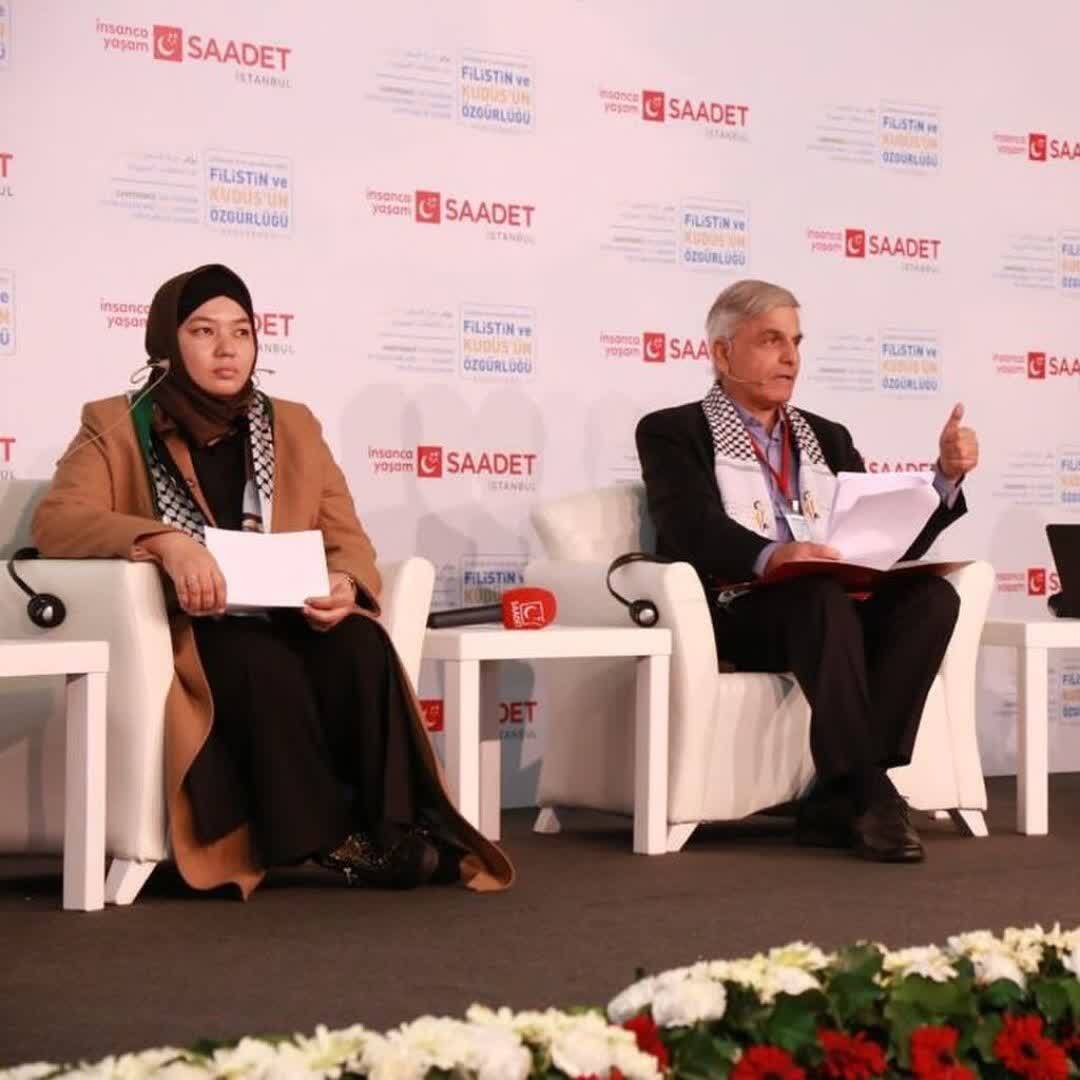 گپ و گفتی صمیمی با بانوی خبرنگار قرقیزی | گفتمان، راهکار امروز برای شکاف عقاید میان جوانان است حضور بانو الی استار در کنفرانس علمی بین المللی ترکیه با موضوع فلسطین